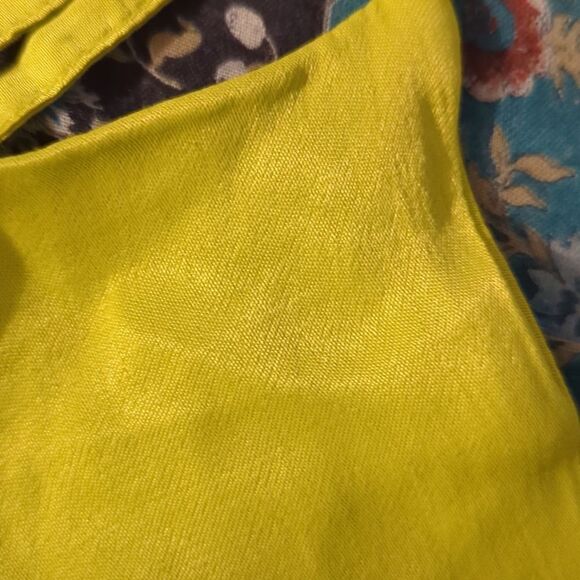 Q2 Women's Satin lime cami top size small - Picture 8 of 8